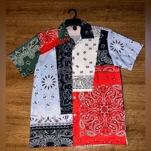 BANDANA PRINT BUTTON UP SHIRT